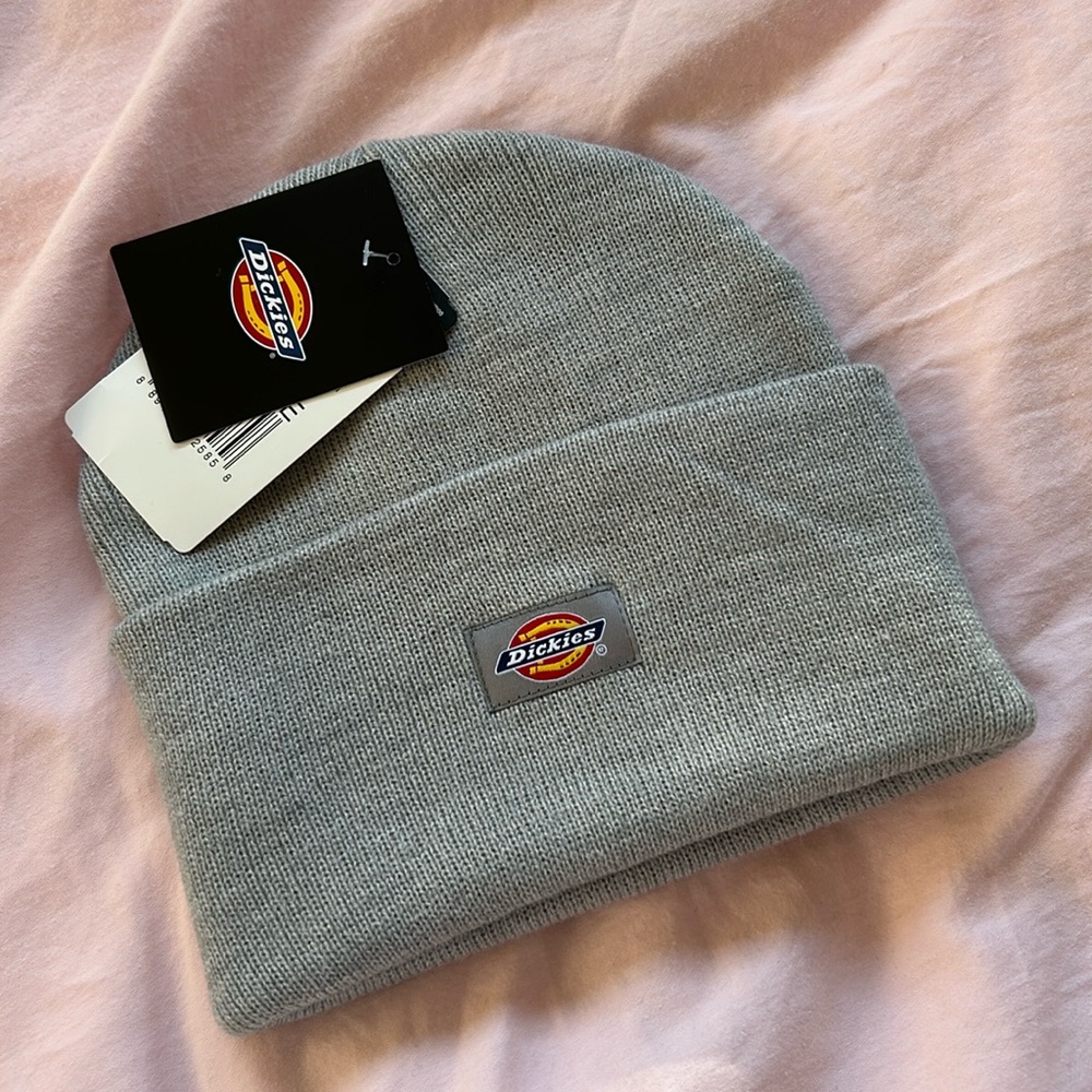 Dickies Knit Toque Winter Hat in light grey (NWT)